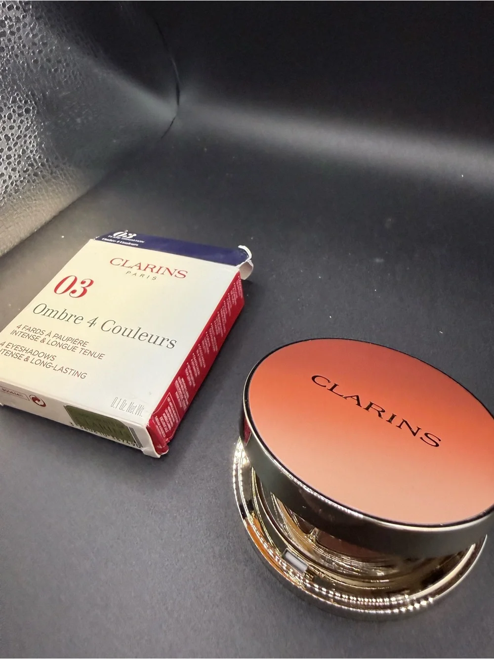 Clarins Ombre 4 Couleurs Eyeshadow Palette 03 Flame Gradation - White and Red